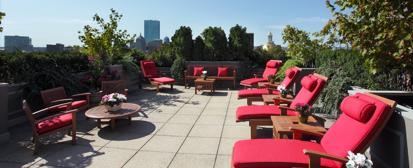 XV Beacon’s intimate Roof Deck can host cocktail receptions for 50 guests. The space is the hidden gem of Beacon Hill with views from the 12th floor of the hotel overlooking Boston’s skyline and views of the Charles River.